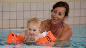 Familienwellness im Sauerland - Babyschwimmen - Familien- und Wellnesshotel Sonnenpark | Willingen Wellness für Mutter und Kind - Babyschwimmen - Familien- und Wellnesshotel Sonnenpark | Willingen