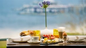 Strandhotel Ostseeblick - Frühstück Frühstück auf der Terrasse mit Blick aufs Meer im Strandhotel Ostseeblick, Seebad Heringsdorf
