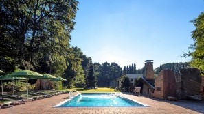 Waldhotel Tannenhäuschen | Niederrhein - Außenpool Außenpool im Park des Waldhotel Tannenhäuschen - Wesel - Niederrhein