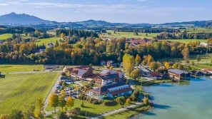Holiday and Wellness Hotel Sommer - Aerial view Haus am See in the background the mountains, Holiday and Wellness Hotel Sommer, Füssen/Allgäu