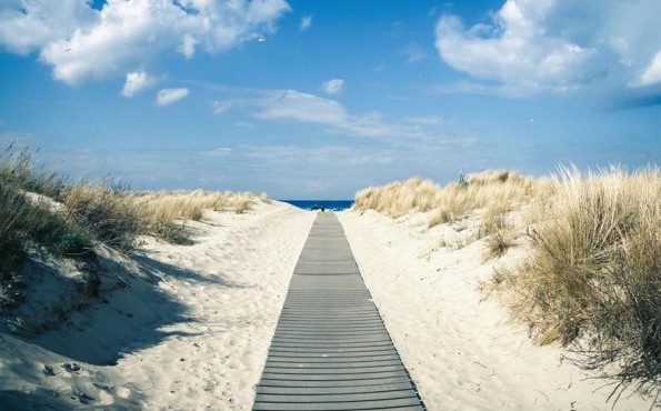 Wellness an der Ostsee | Warnemünde | Hotel Neptun Strandaufgang von Warnemünde an der Ostsee | Hotel Neptun