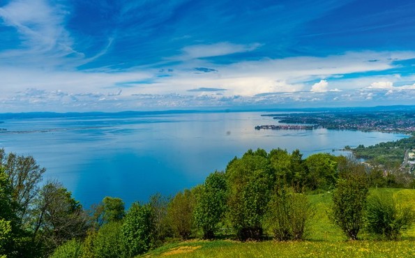 Wellness in Vorarlberg | Österreich | MentalSpa-Resort Fritsch am Berg Blick auf den Bodensee und die Lindauer Insel | MentalSpa-Resort Fritsch am Berg