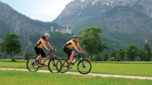 Active and fit with the bike in a wellness holiday - Urlaubs- und Wellness-Hotel Sommer | Fuessen Cycling in Bavaria with a view of Neuschwanstein Castle - Urlaubs- und Wellness-Hotel Sommer | Fuessen